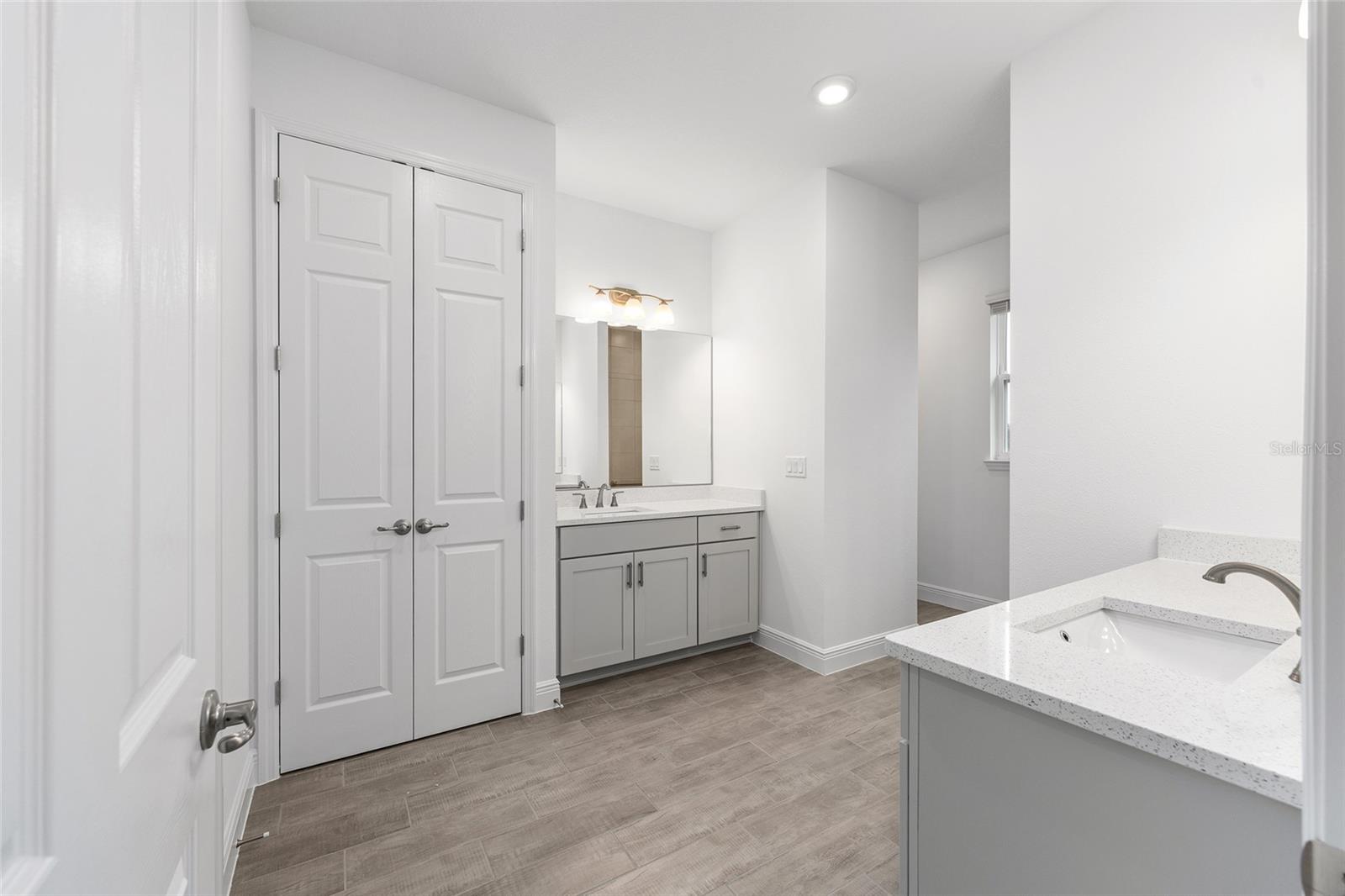 Image 30 of 42 For 10880 101st Loop