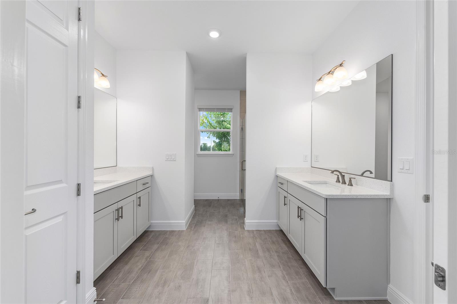 Image 31 of 42 For 10880 101st Loop