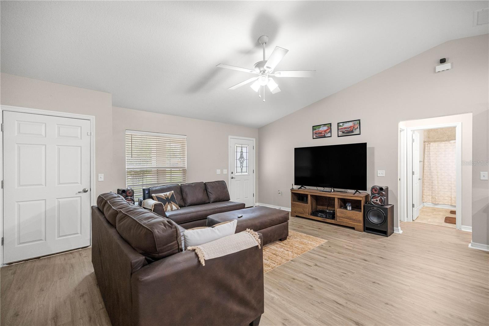 Image 6 of 28 For 10 Pecan Lane