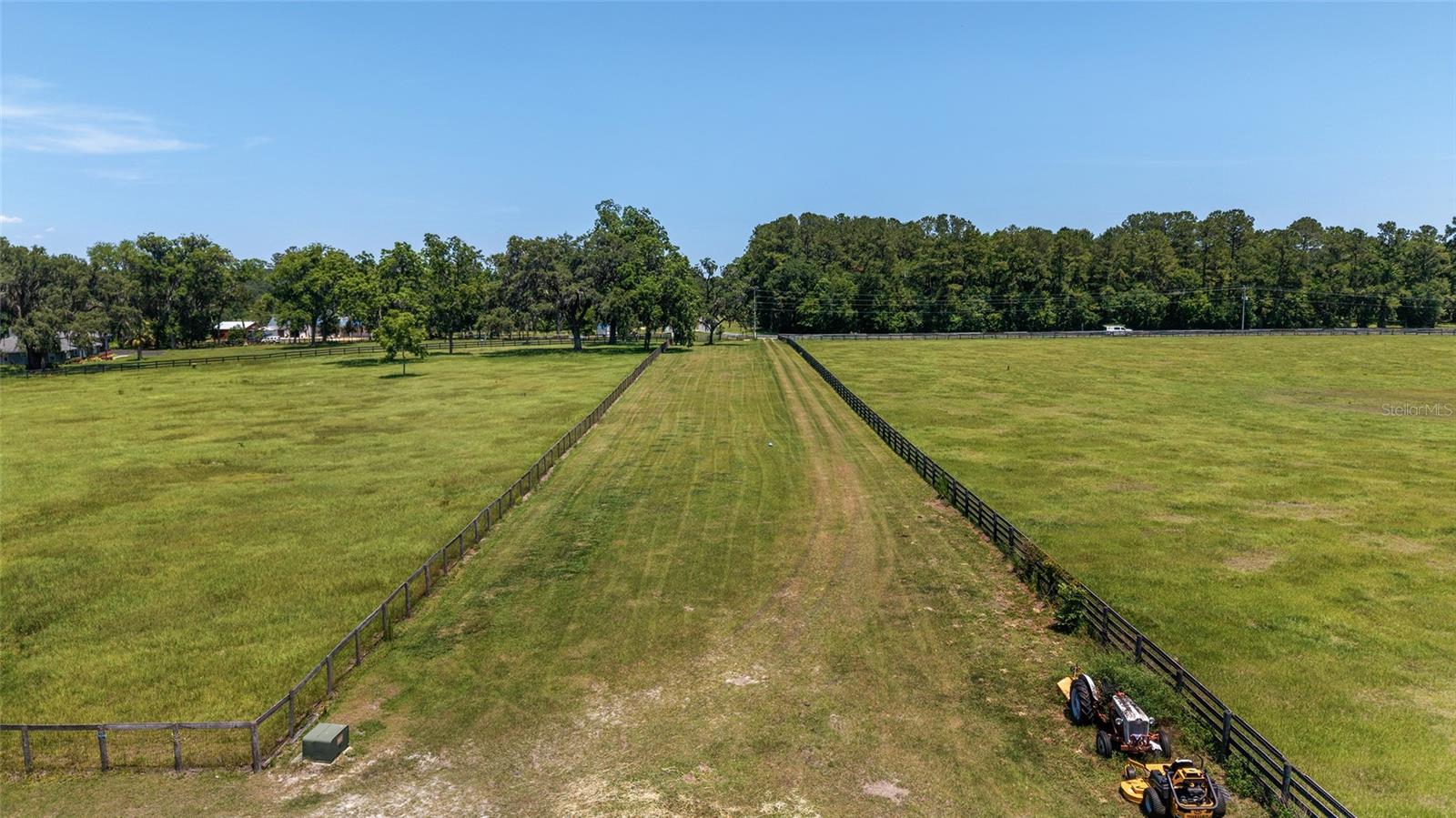 Image 11 of 24 For 16490 122 Terrace