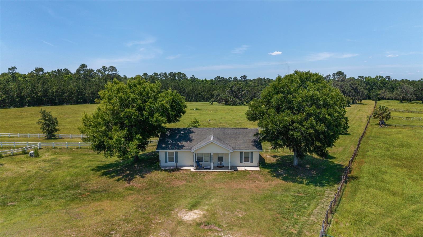 Image 13 of 24 For 16490 122 Terrace