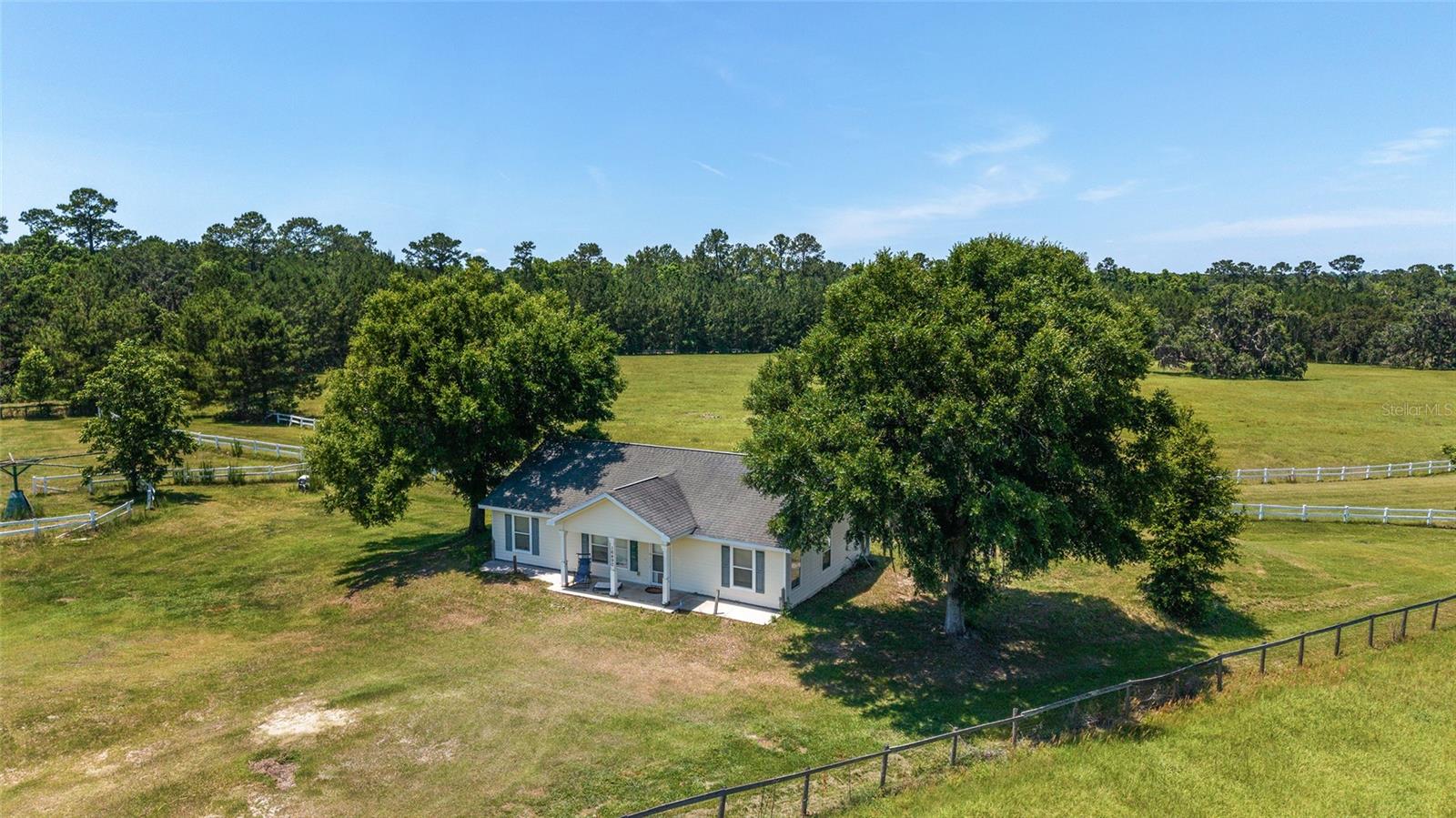 Image 14 of 24 For 16490 122 Terrace