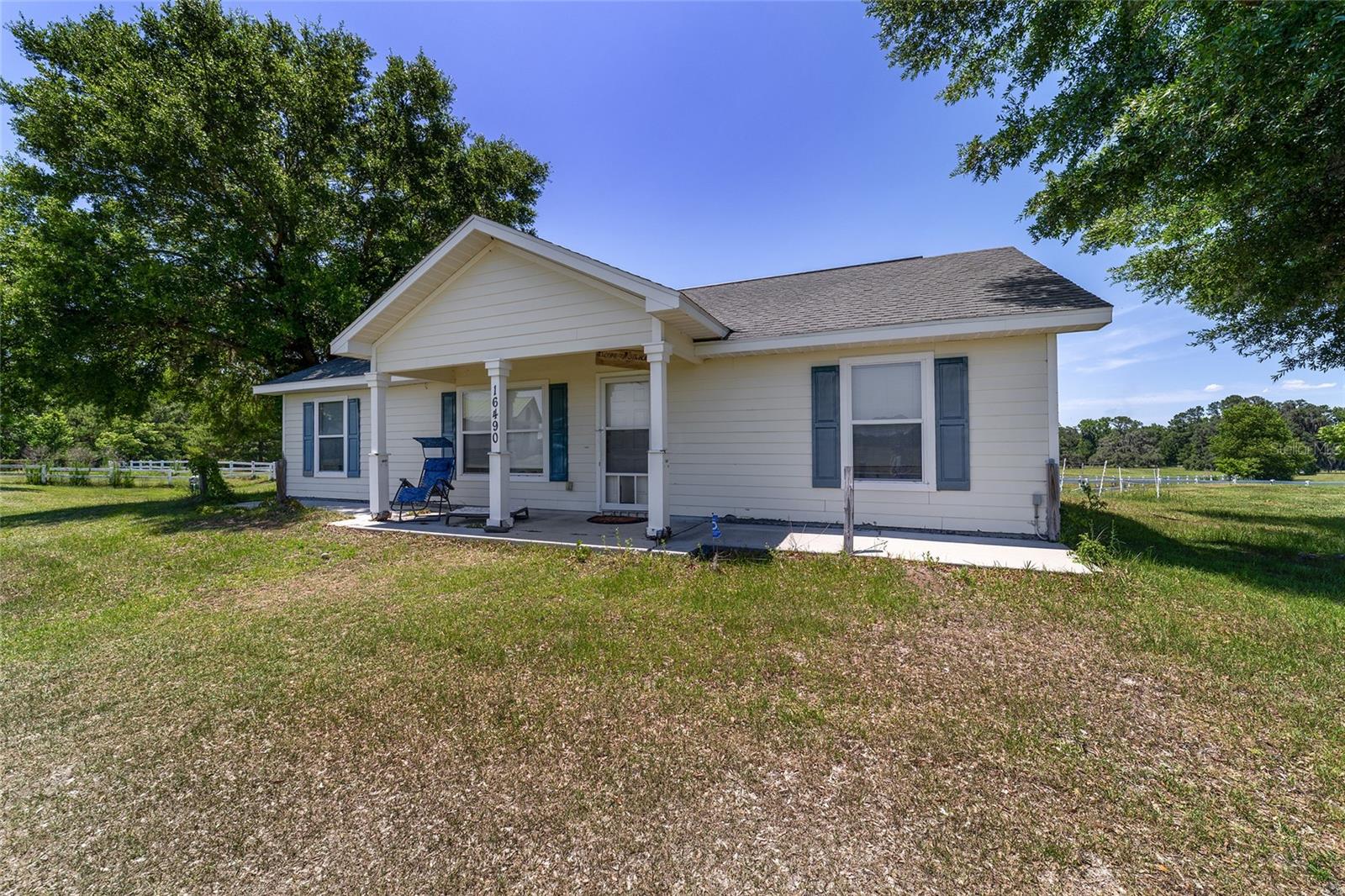 Image 3 of 24 For 16490 122 Terrace