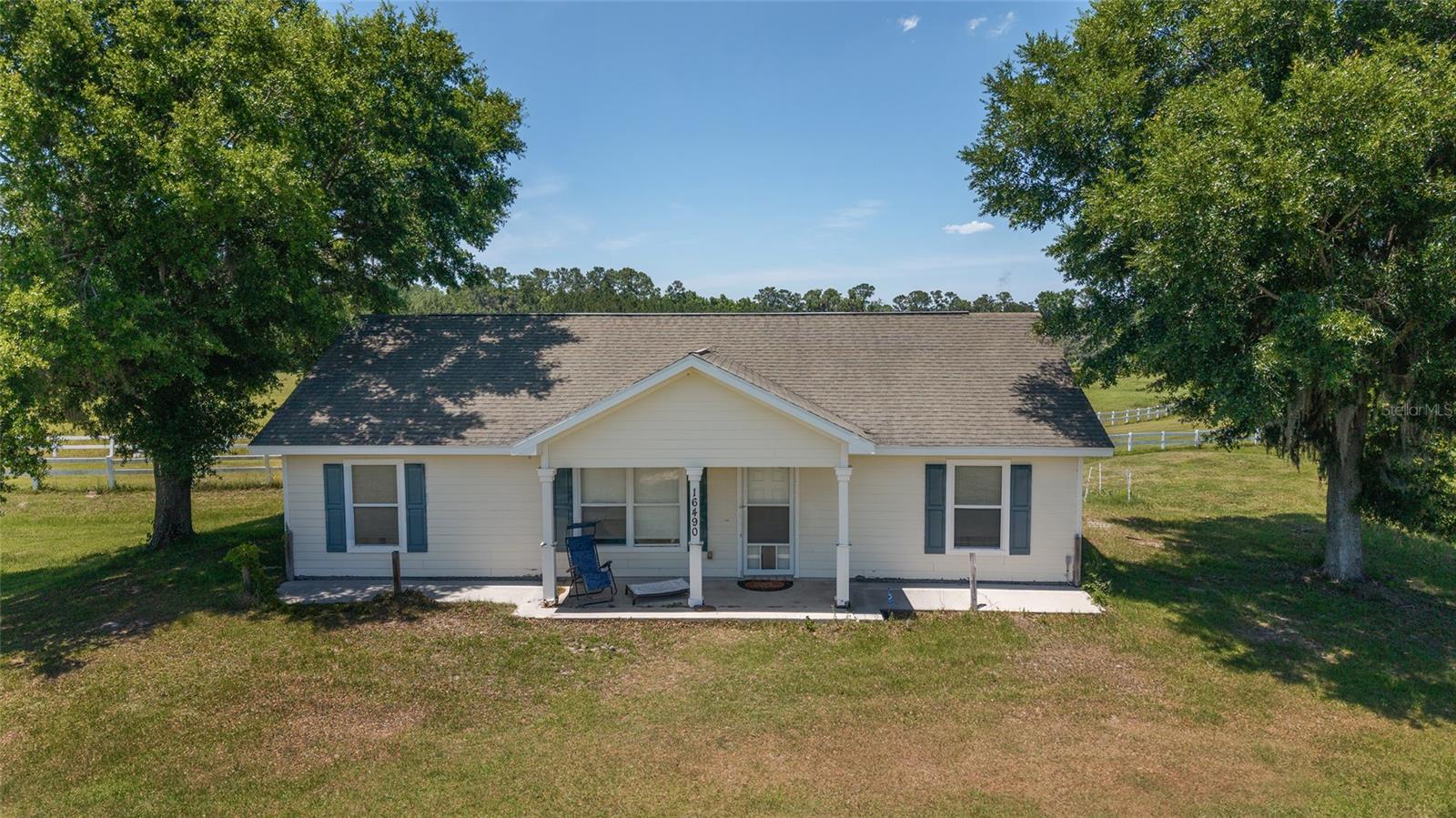 Image 5 of 24 For 16490 122 Terrace