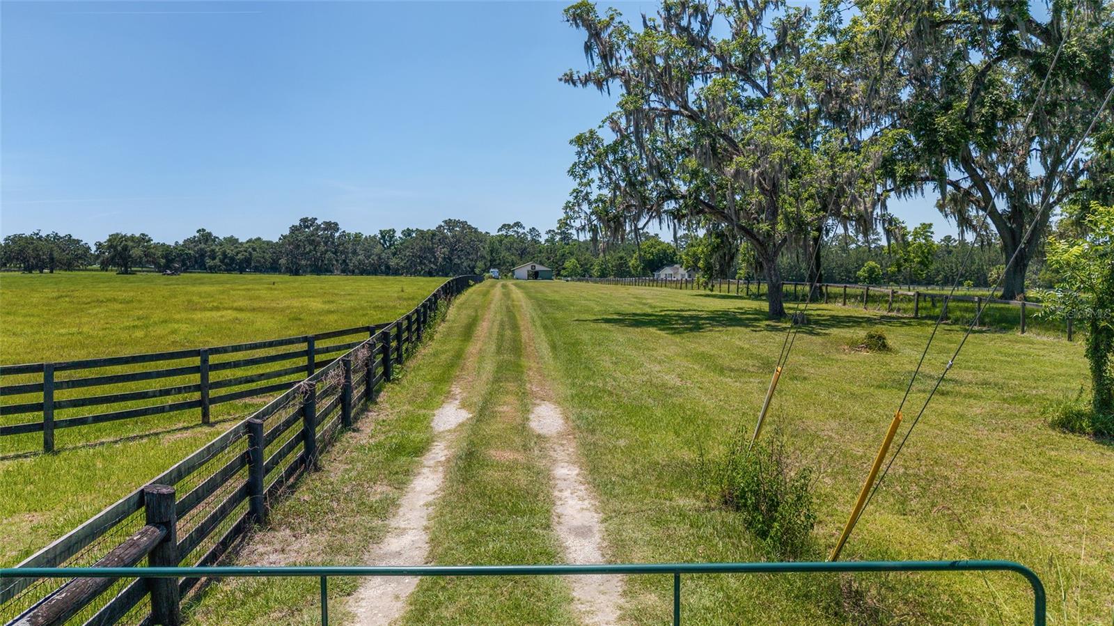 Image 7 of 24 For 16490 122 Terrace