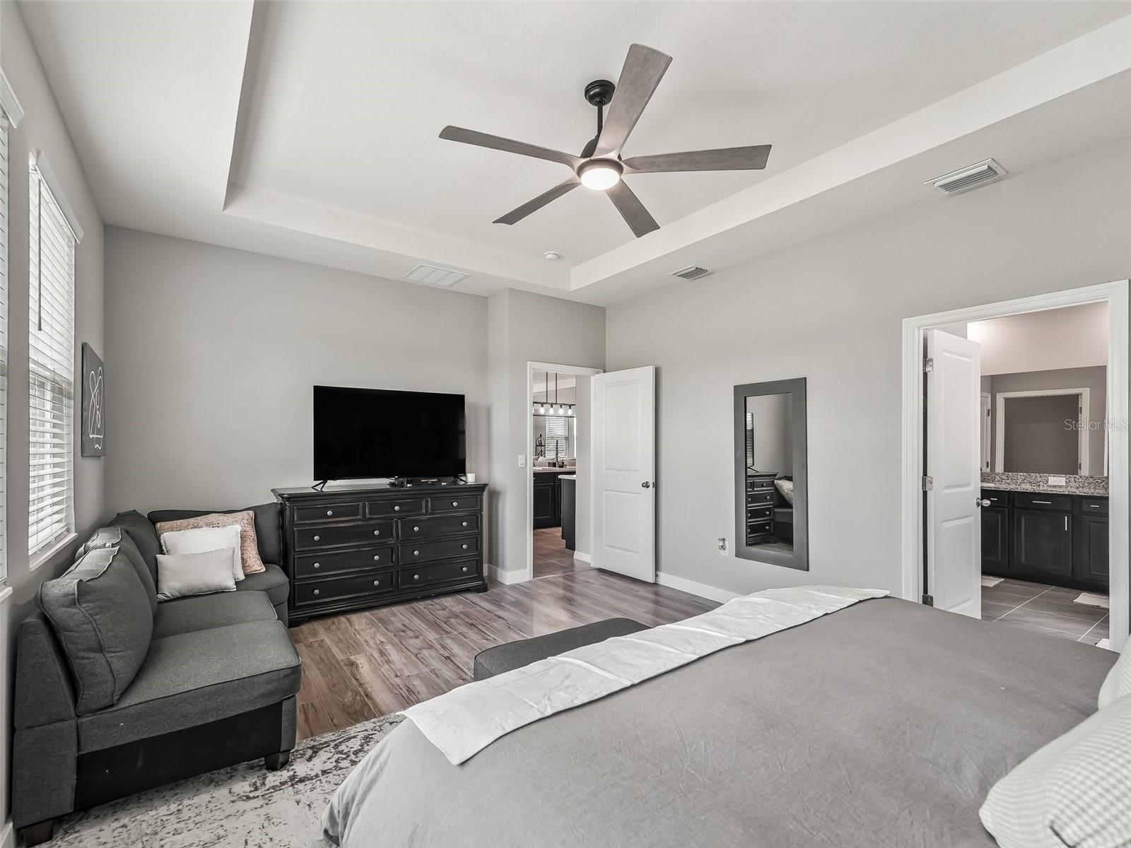 Image 18 of 60 For 4589 51st Terrace Road