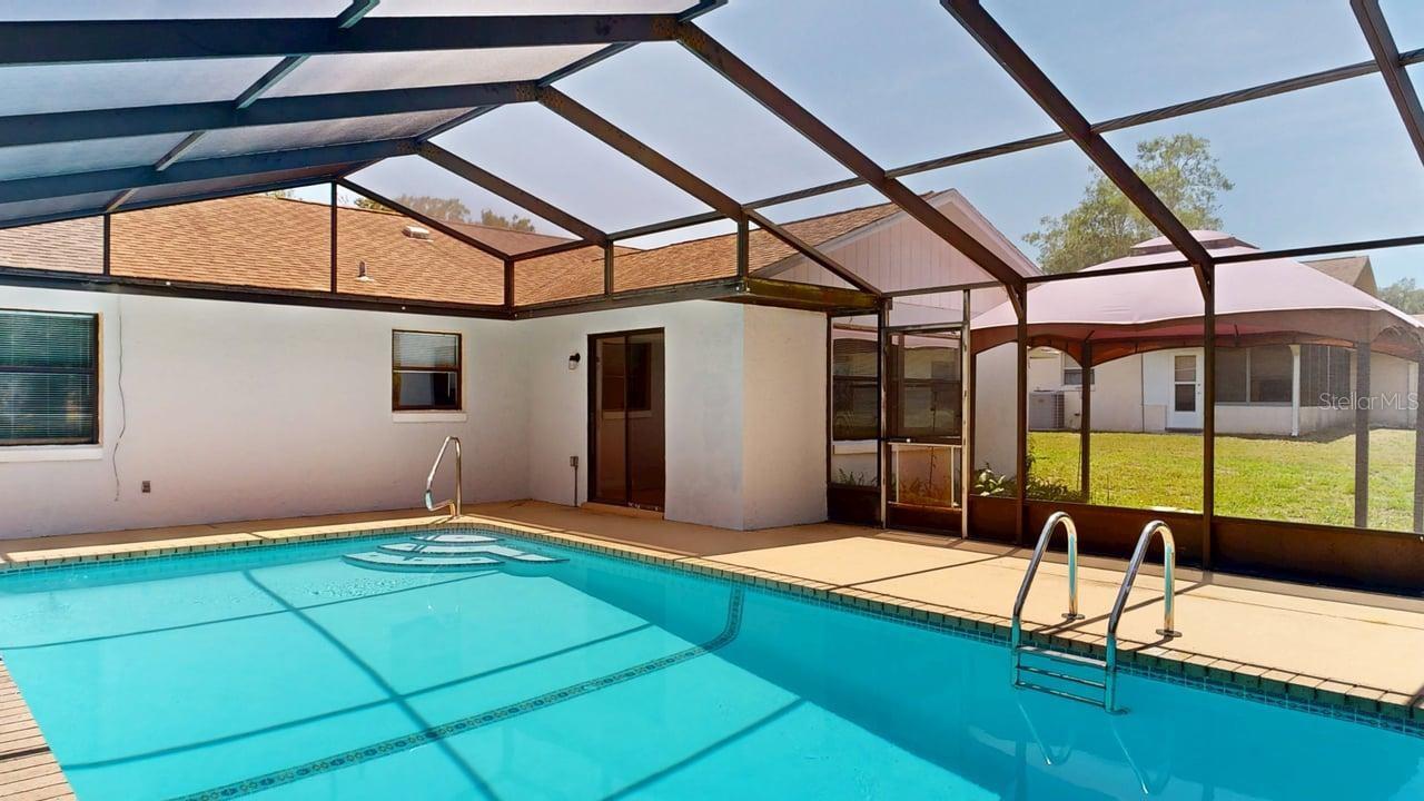 Listing photo id 14 for 125 Seymeria Drive