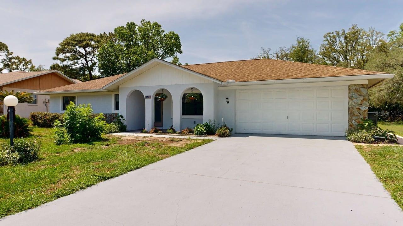 Listing photo id 0 for 125 Seymeria Drive