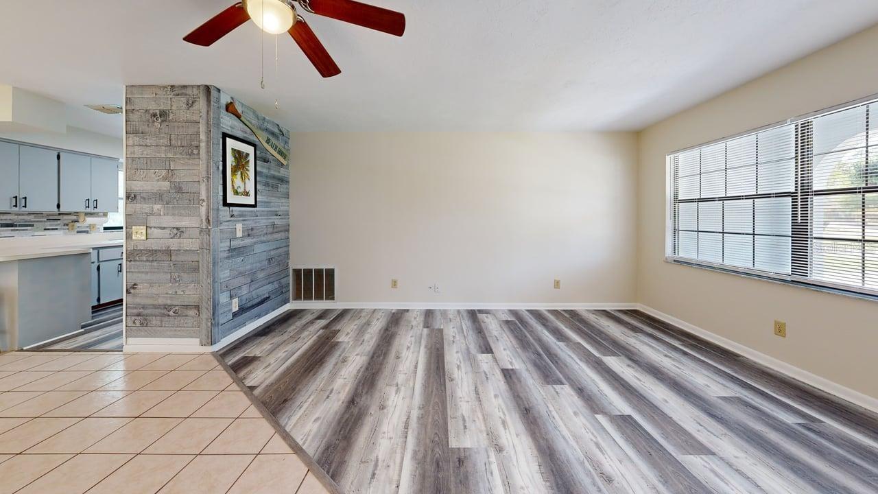 Listing photo id 3 for 125 Seymeria Drive