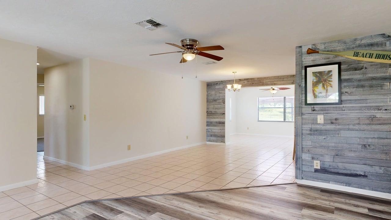 Listing photo id 4 for 125 Seymeria Drive