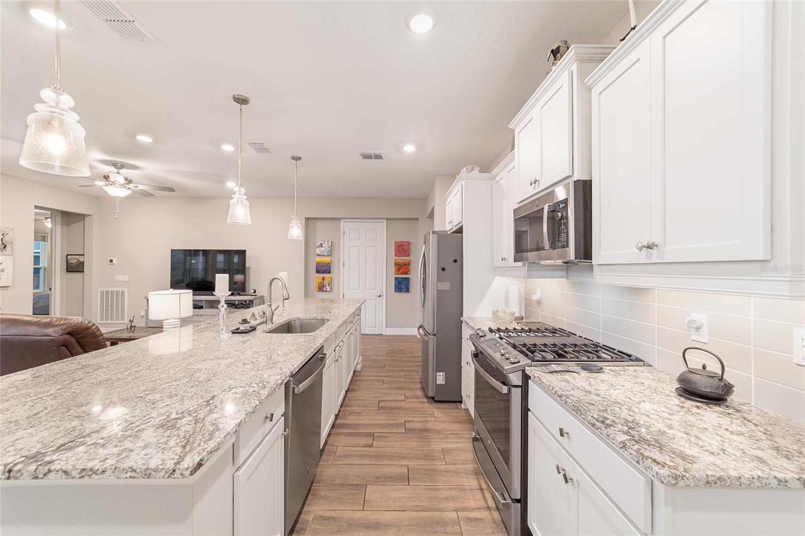 Image 16 of 51 For 4394 54th Terrace