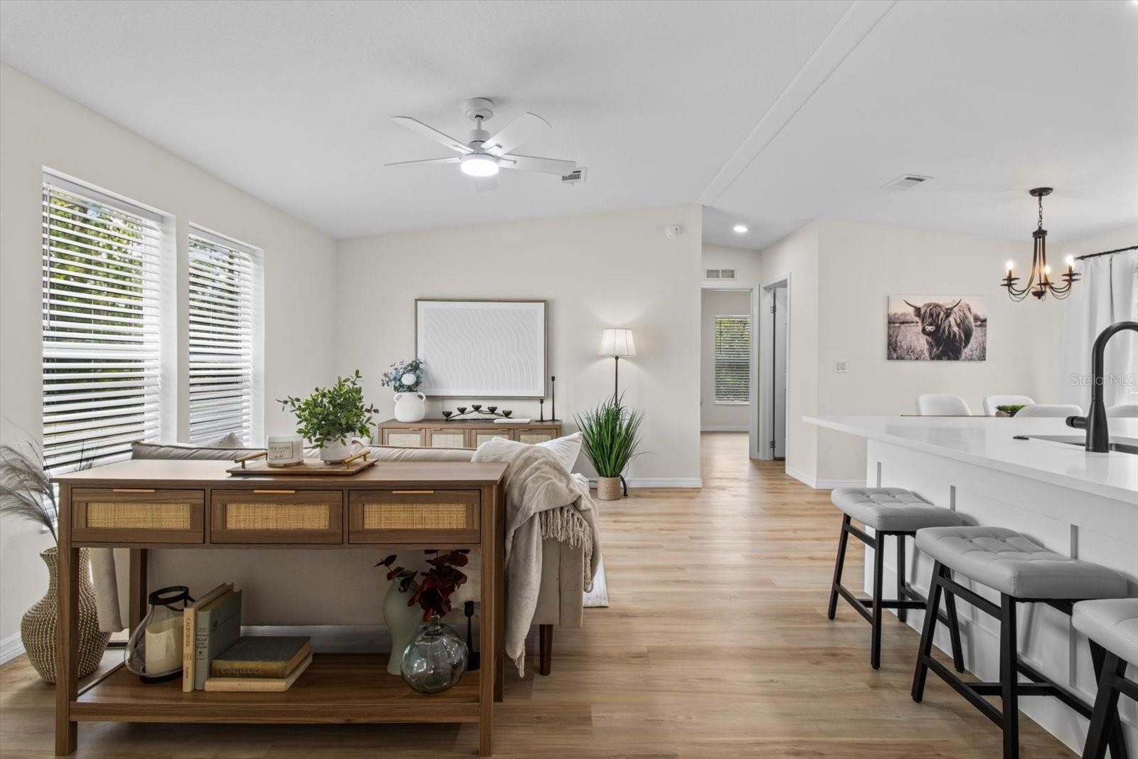 Listing photo id 8 for 4319 Elm Drive