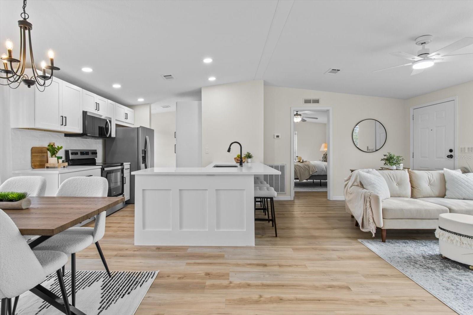 Listing photo id 18 for 4319 Elm Drive