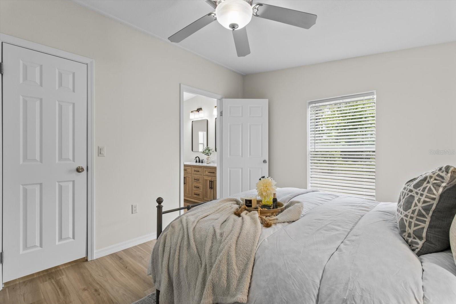 Listing photo id 29 for 4319 Elm Drive