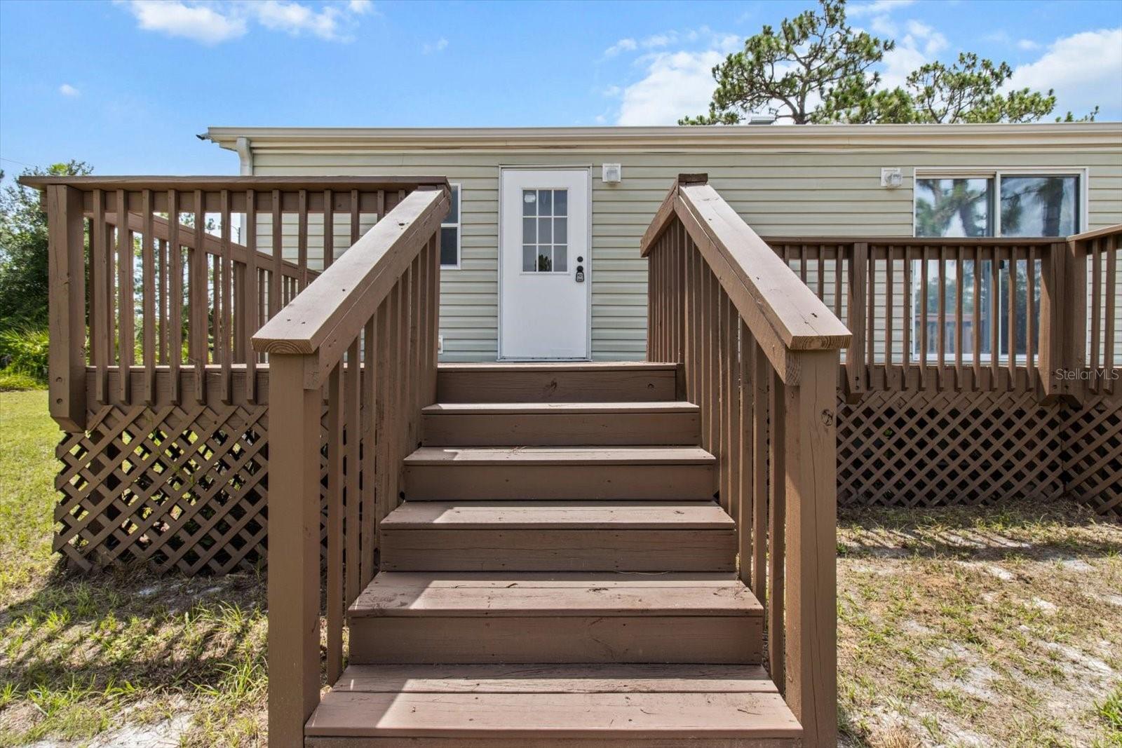 Listing photo id 38 for 4319 Elm Drive