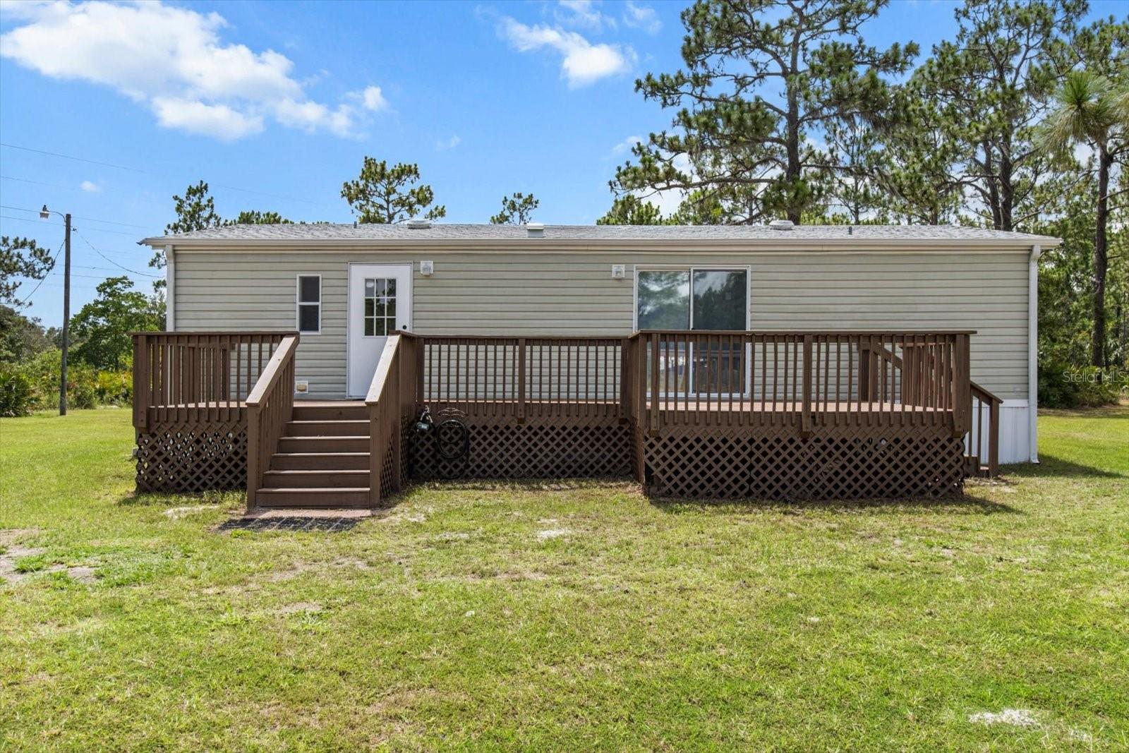 Listing photo id 39 for 4319 Elm Drive