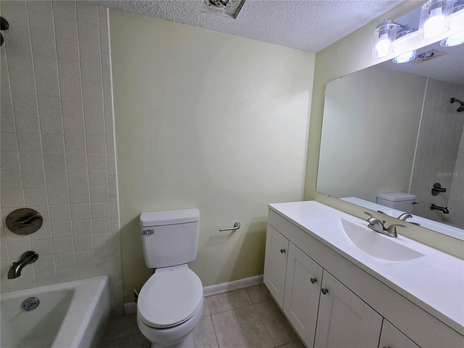Image 21 of 38 For 564 Bahia Circle A