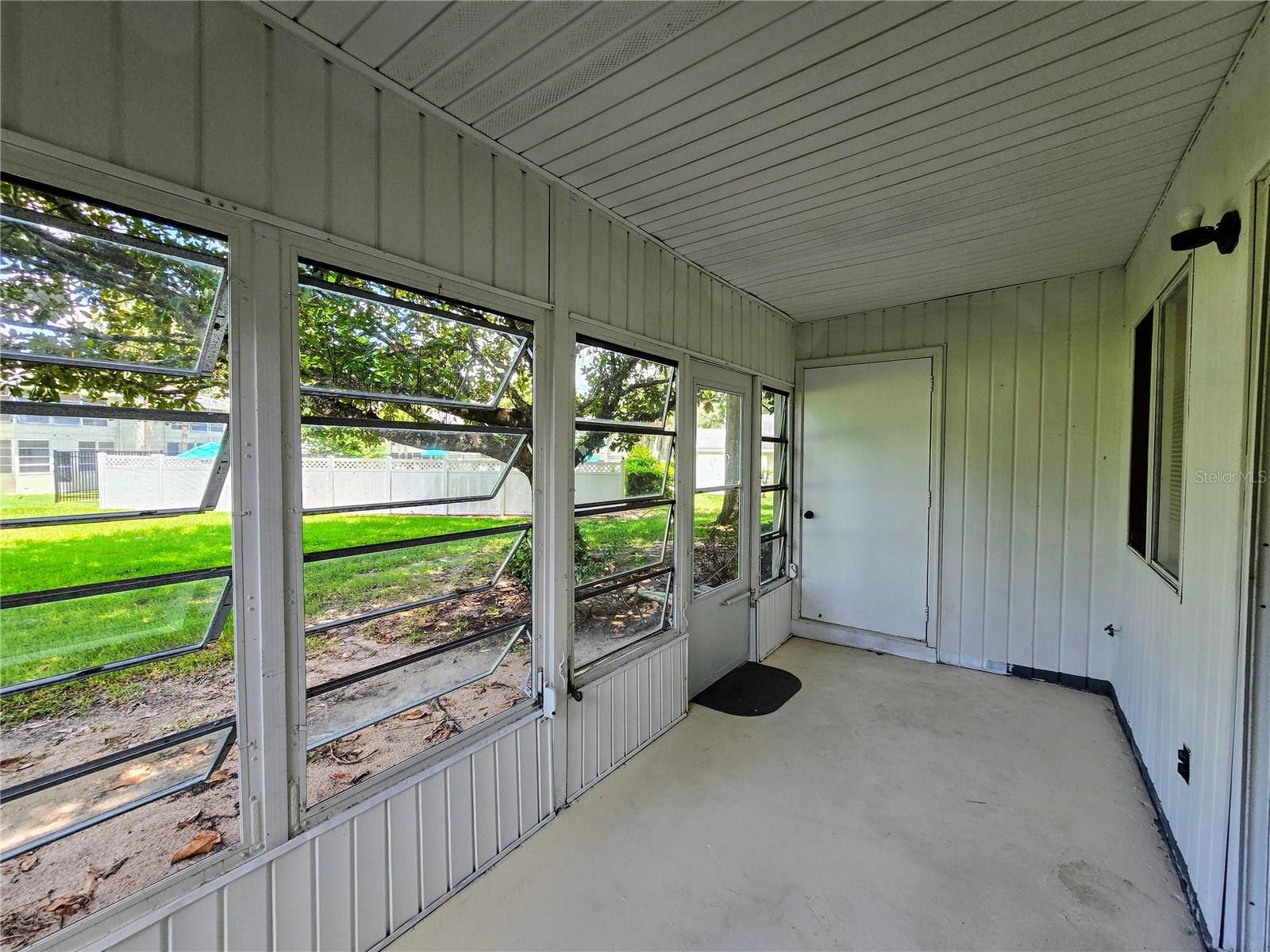 Image 23 of 38 For 564 Bahia Circle A