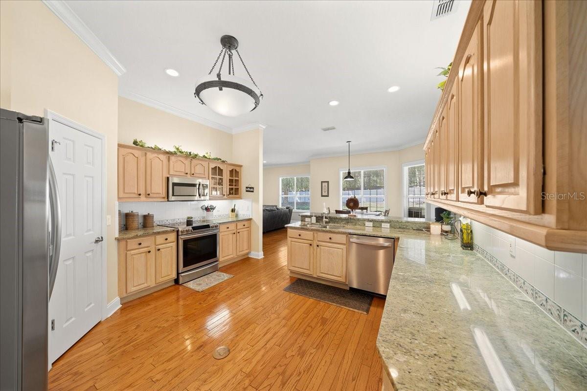Image 13 of 51 For 645 48th Lane