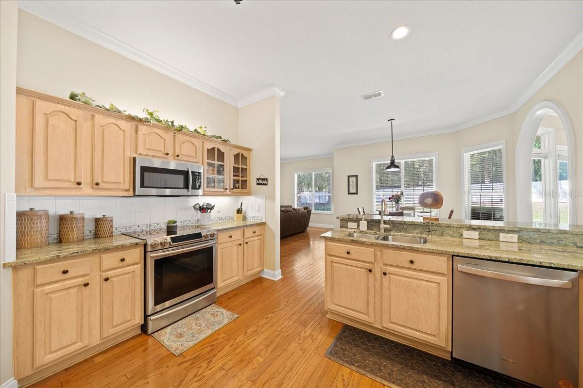 Image 14 of 51 For 645 48th Lane