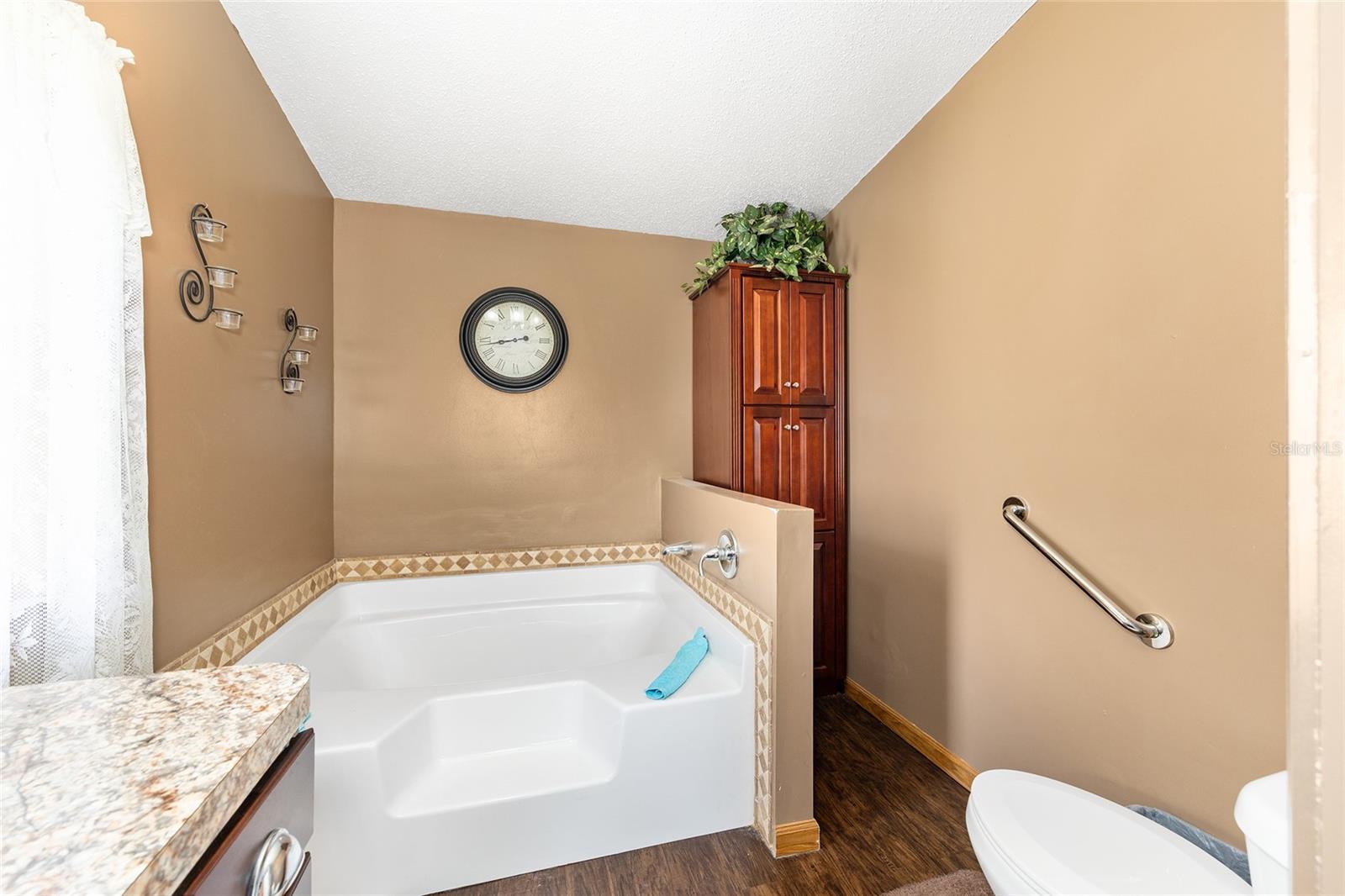 Image 12 of 26 For 7706 County Road 109d