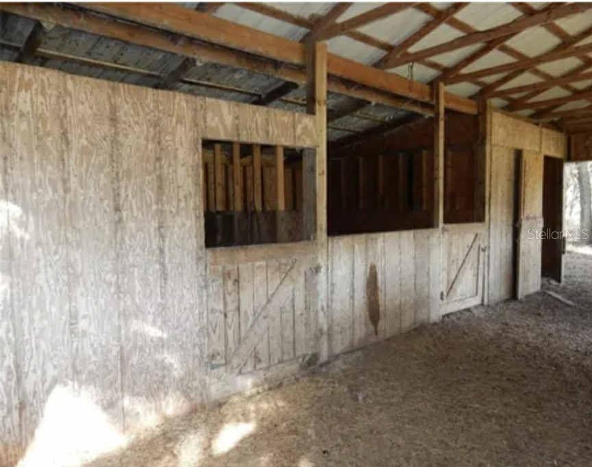 Listing photo id 10 for 11151 30th Street