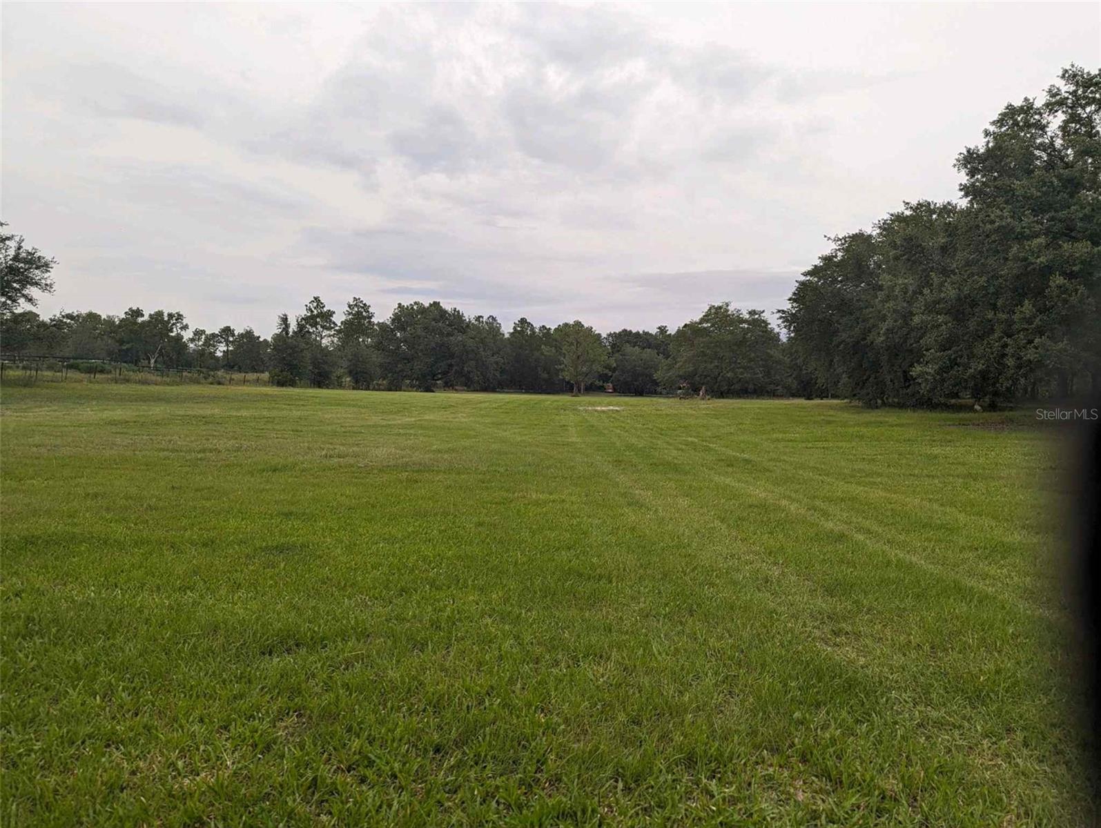 Listing photo id 12 for 11151 30th Street