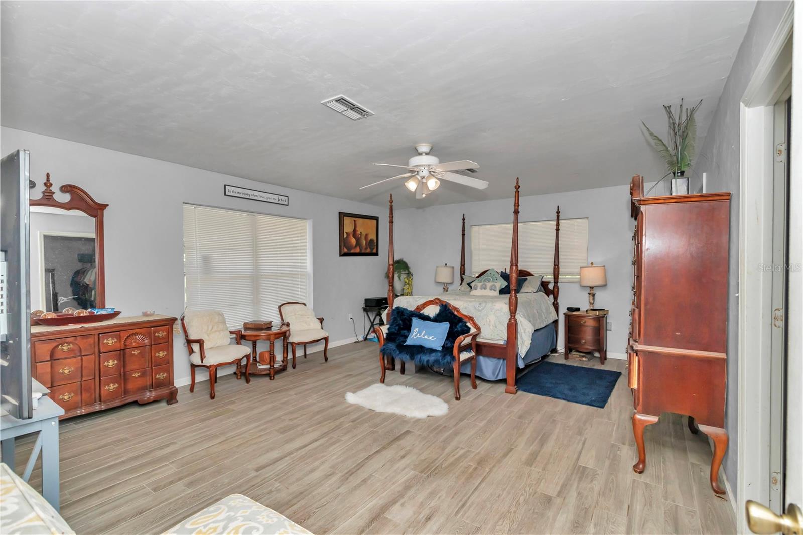 Listing photo id 18 for 11151 30th Street