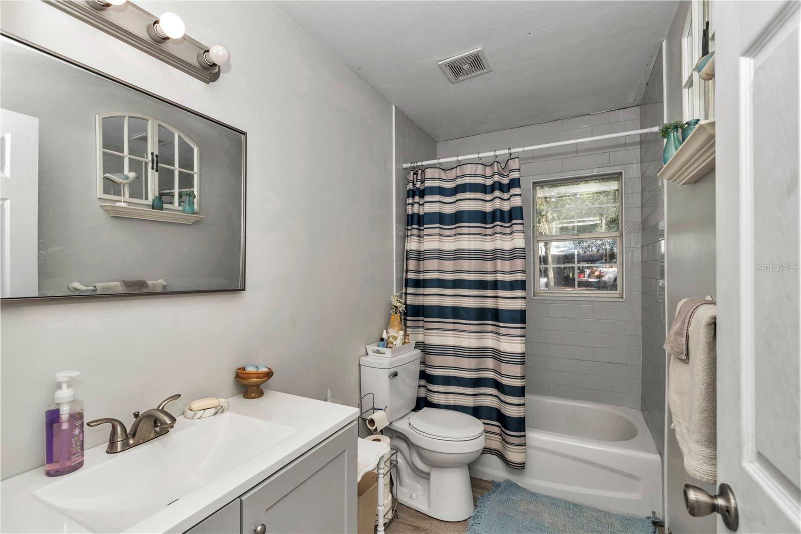 Listing photo id 25 for 11151 30th Street
