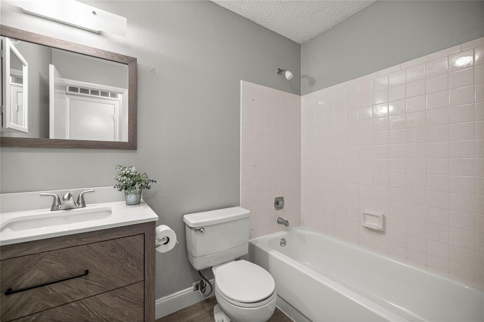 Image 16 of 28 For 513 Fairways Lane B