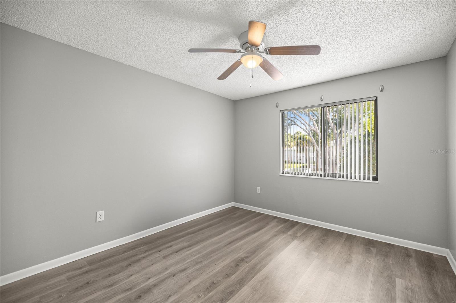 Image 21 of 28 For 513 Fairways Lane B