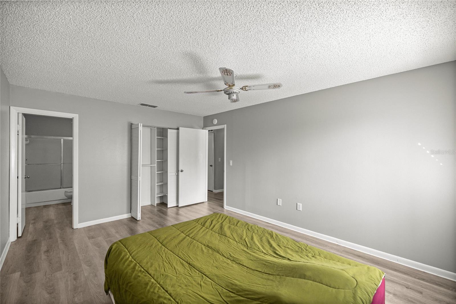Image 23 of 28 For 513 Fairways Lane B