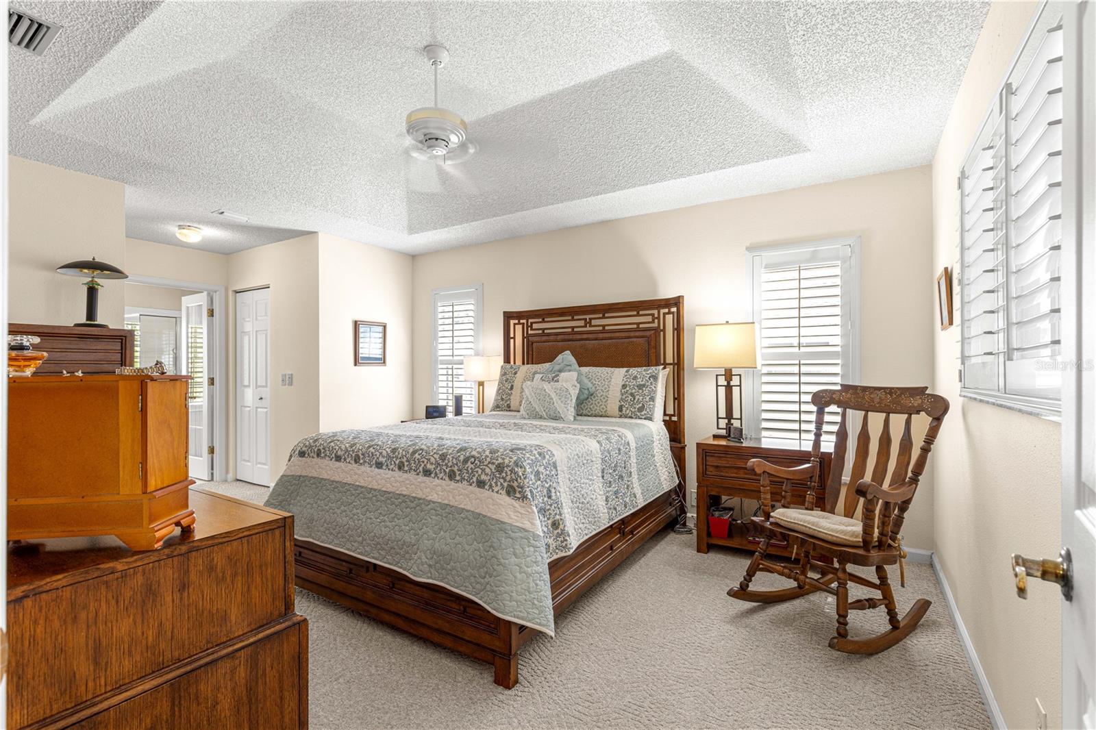 Listing photo id 12 for 5306 19th Place