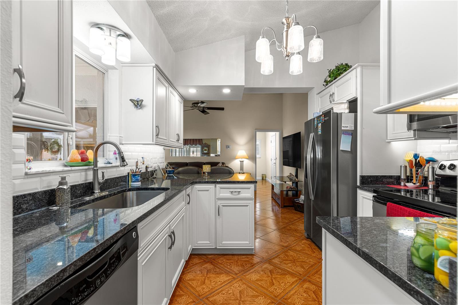 Listing photo id 14 for 5306 19th Place