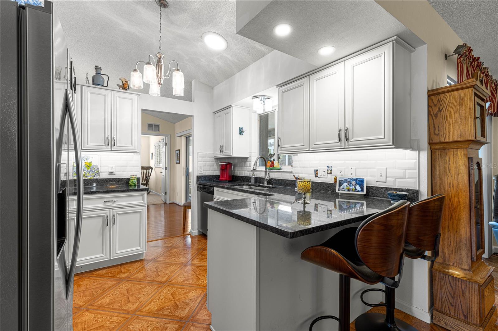 Listing photo id 15 for 5306 19th Place