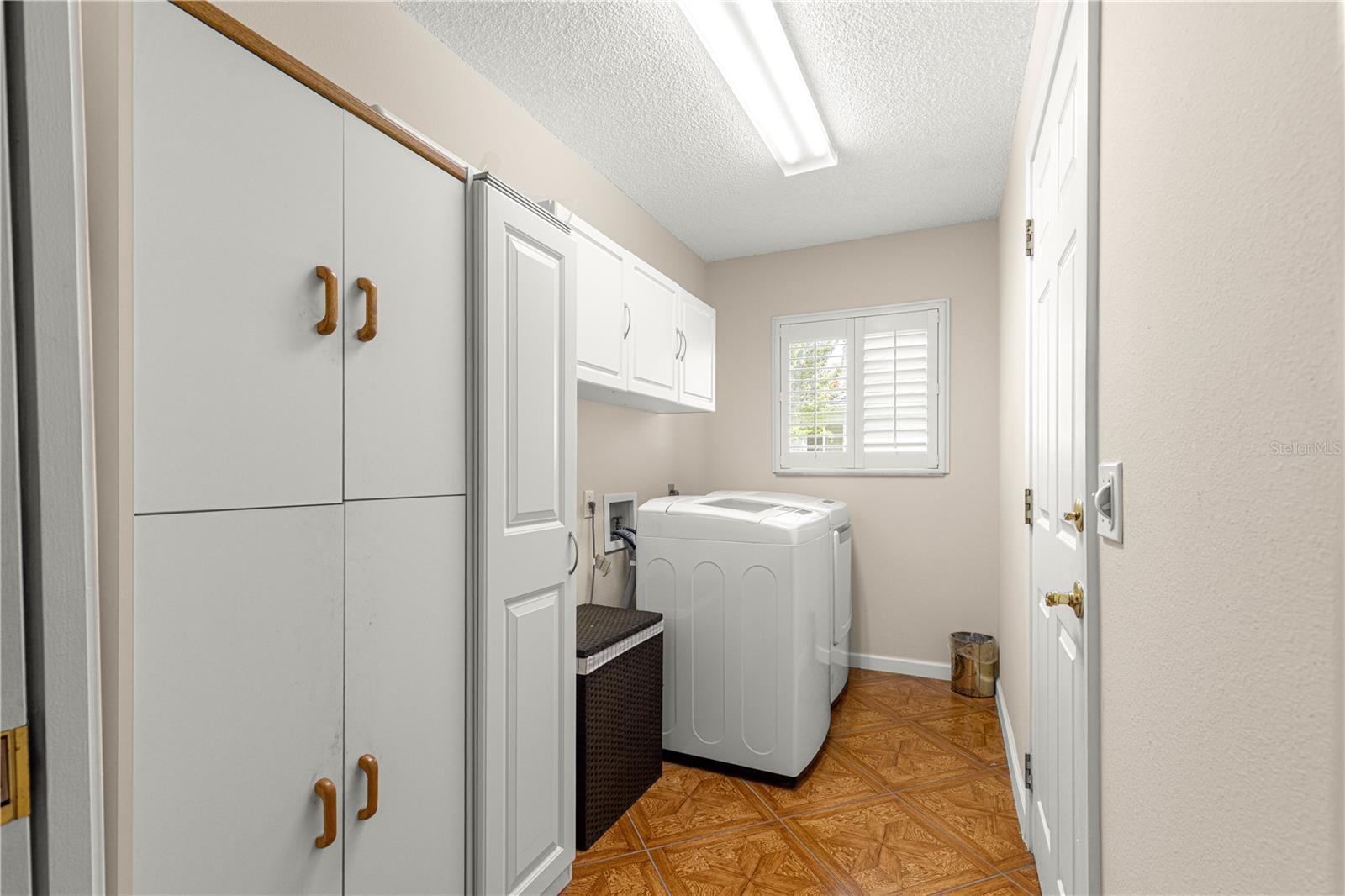 Listing photo id 19 for 5306 19th Place