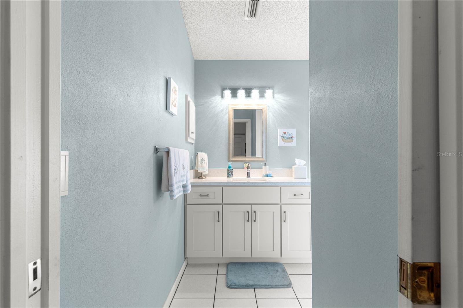 Listing photo id 21 for 5306 19th Place
