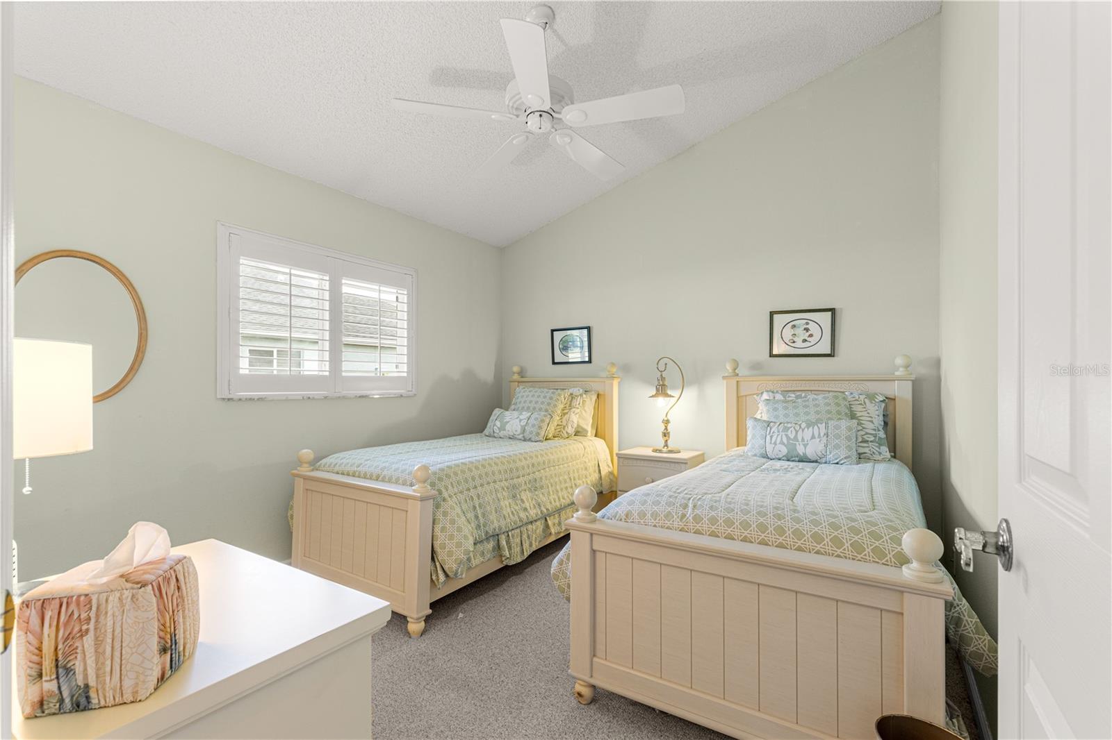 Listing photo id 27 for 5306 19th Place