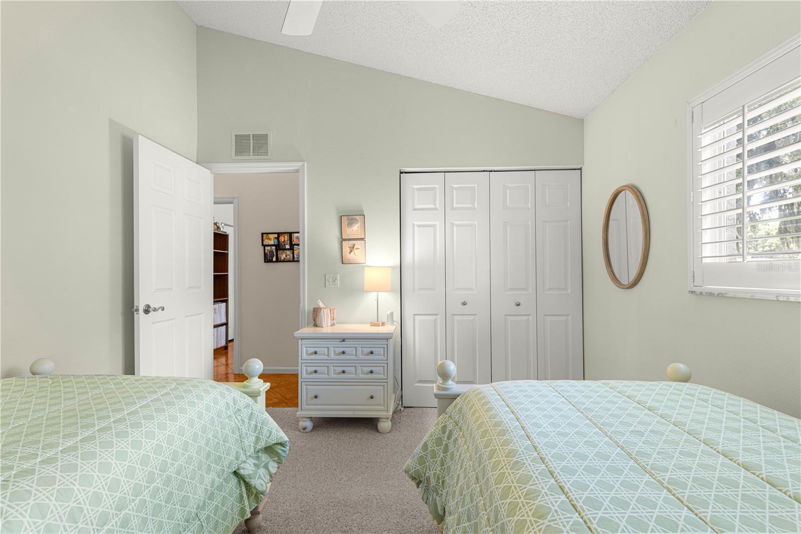 Listing photo id 28 for 5306 19th Place