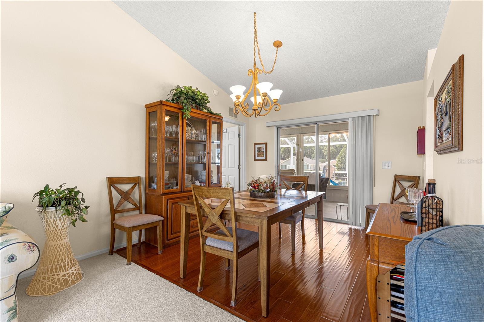 Listing photo id 4 for 5306 19th Place