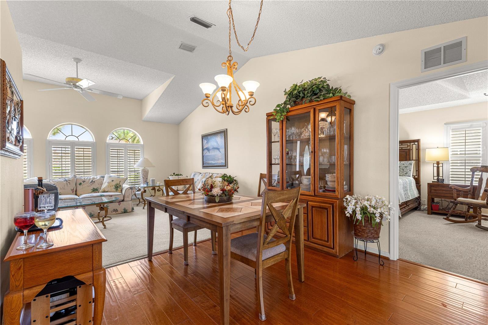 Listing photo id 5 for 5306 19th Place