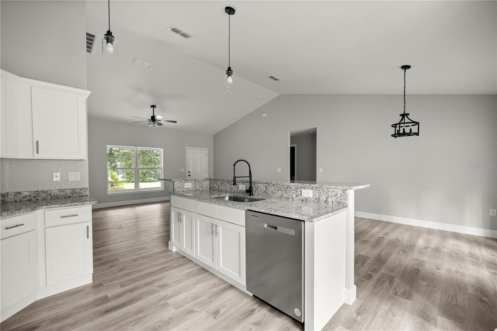 Image 11 of 35 For 4065 5th Avenue