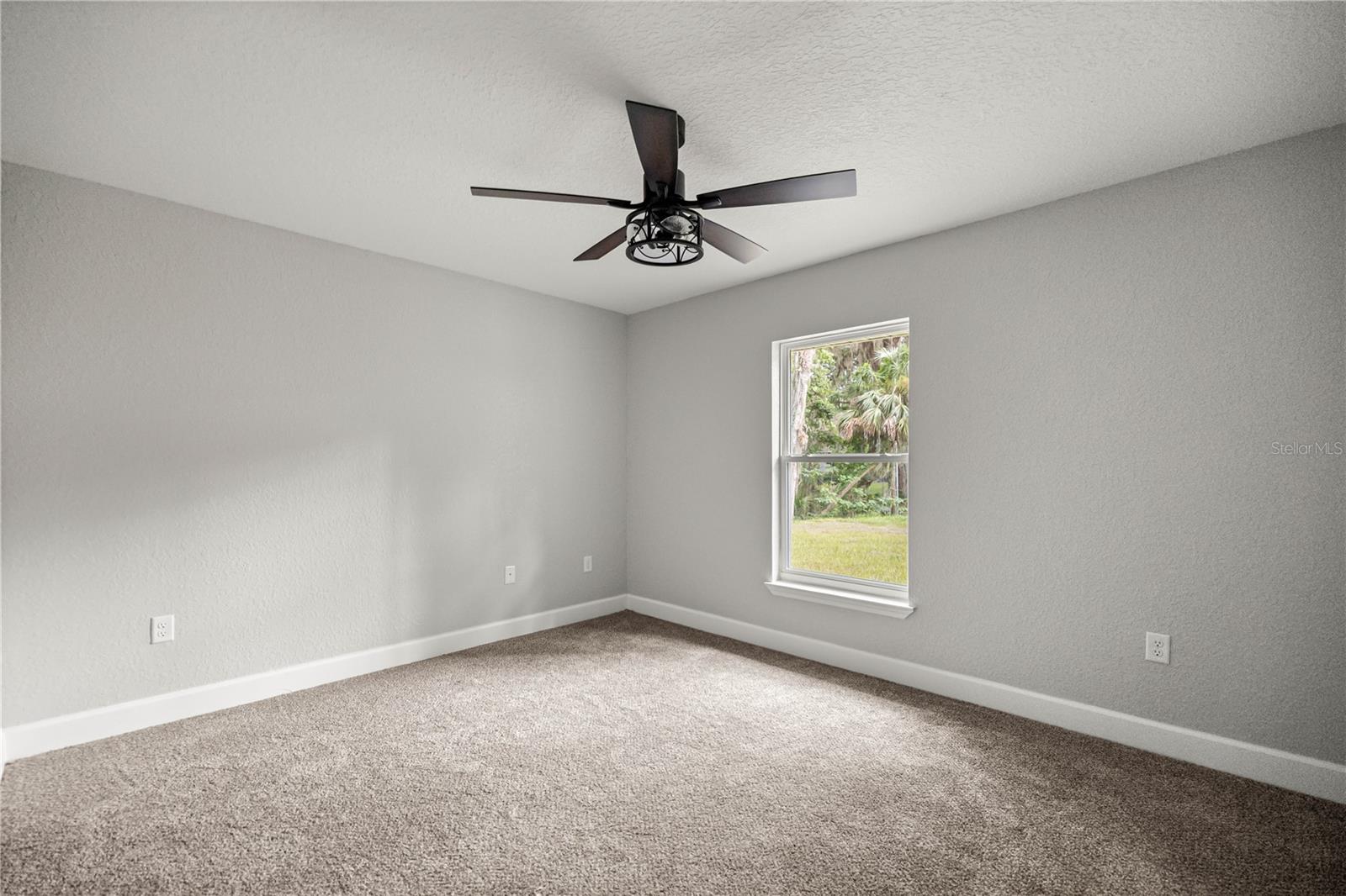 Image 14 of 35 For 4065 5th Avenue