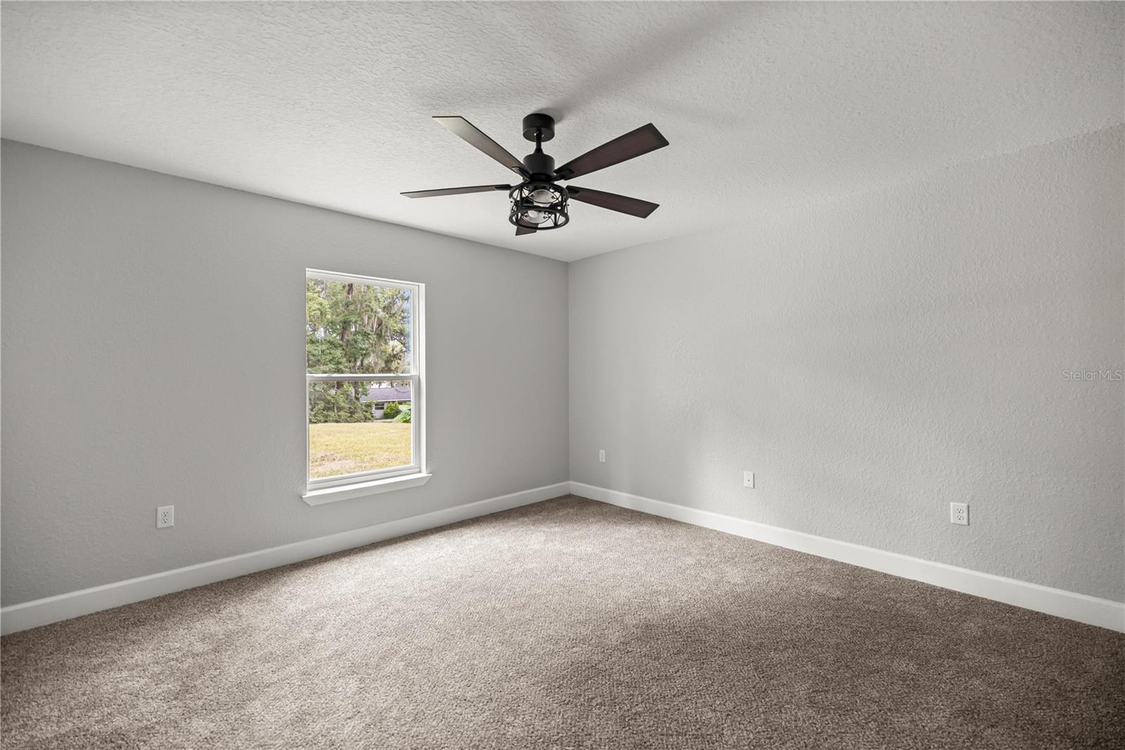 Image 21 of 35 For 4065 5th Avenue