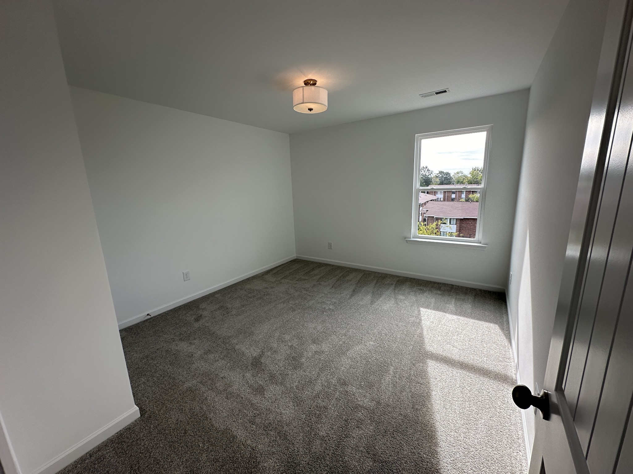 Image 9 of 18 For 2656 Lakevilla Dr  29