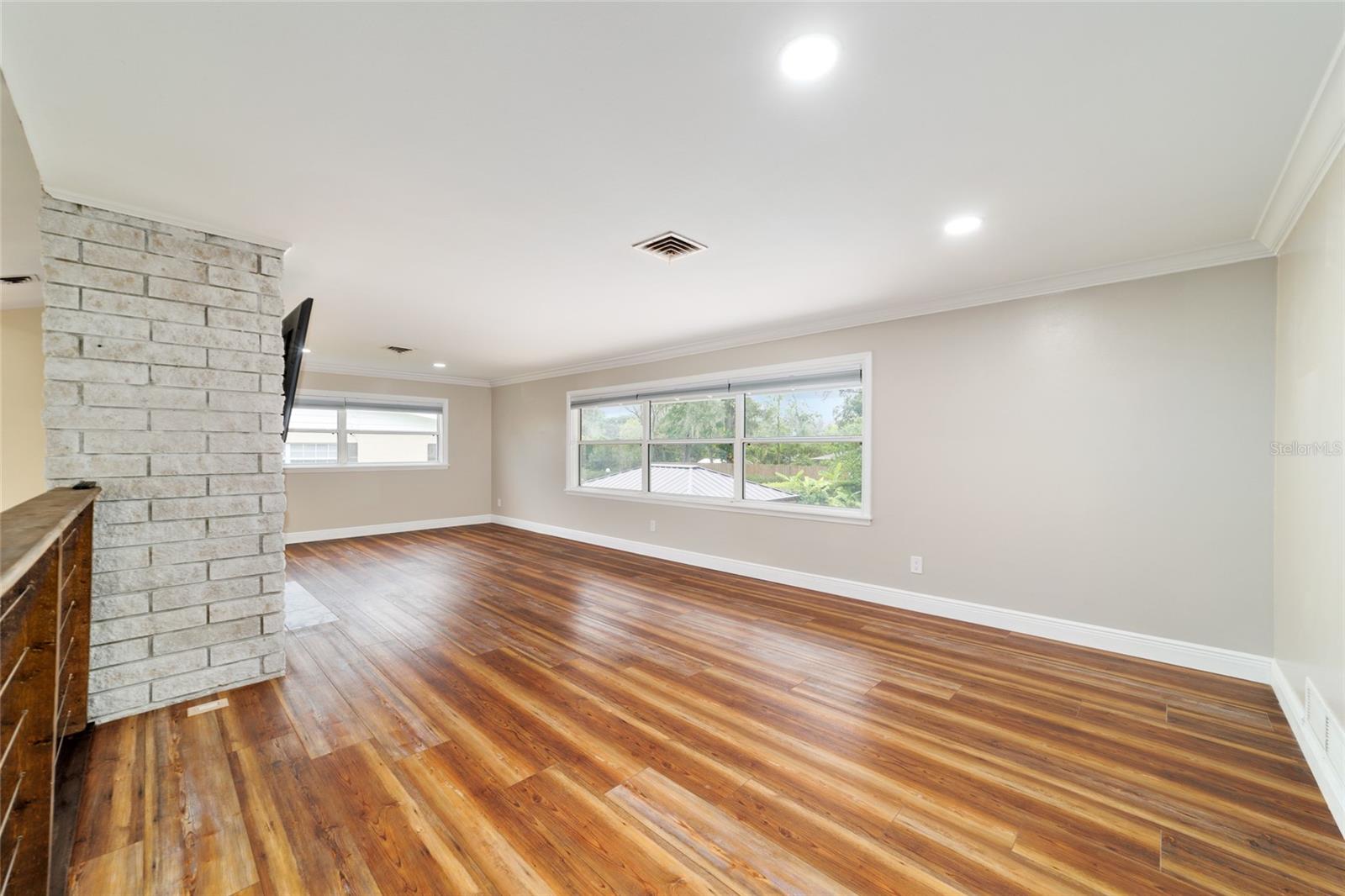 Listing photo id 38 for 1822 12th Street