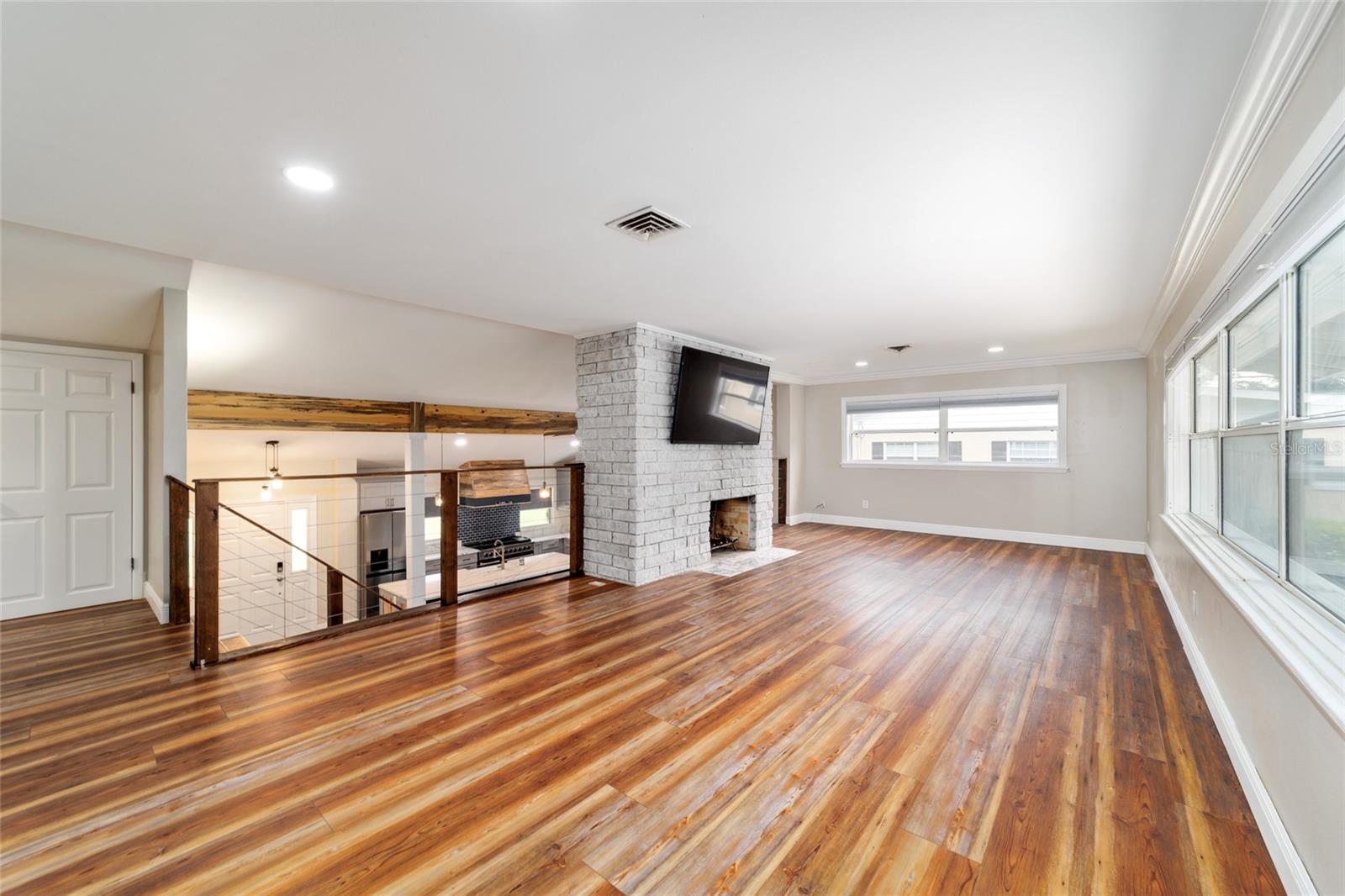 Listing photo id 40 for 1822 12th Street