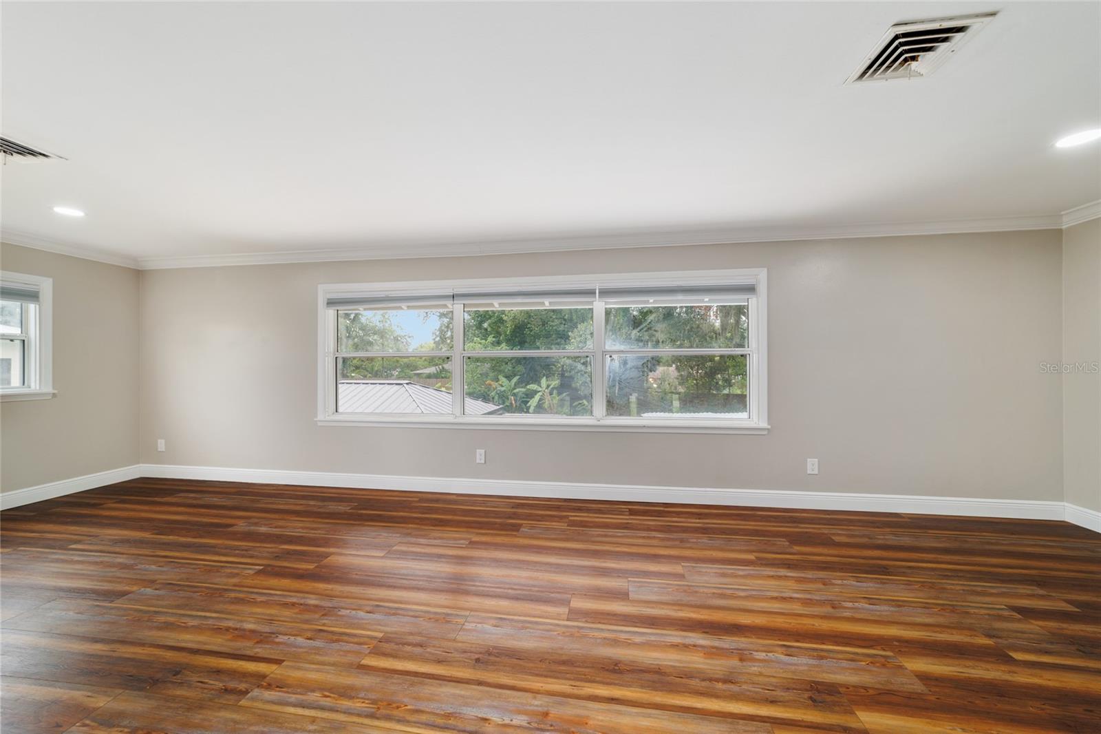 Listing photo id 43 for 1822 12th Street