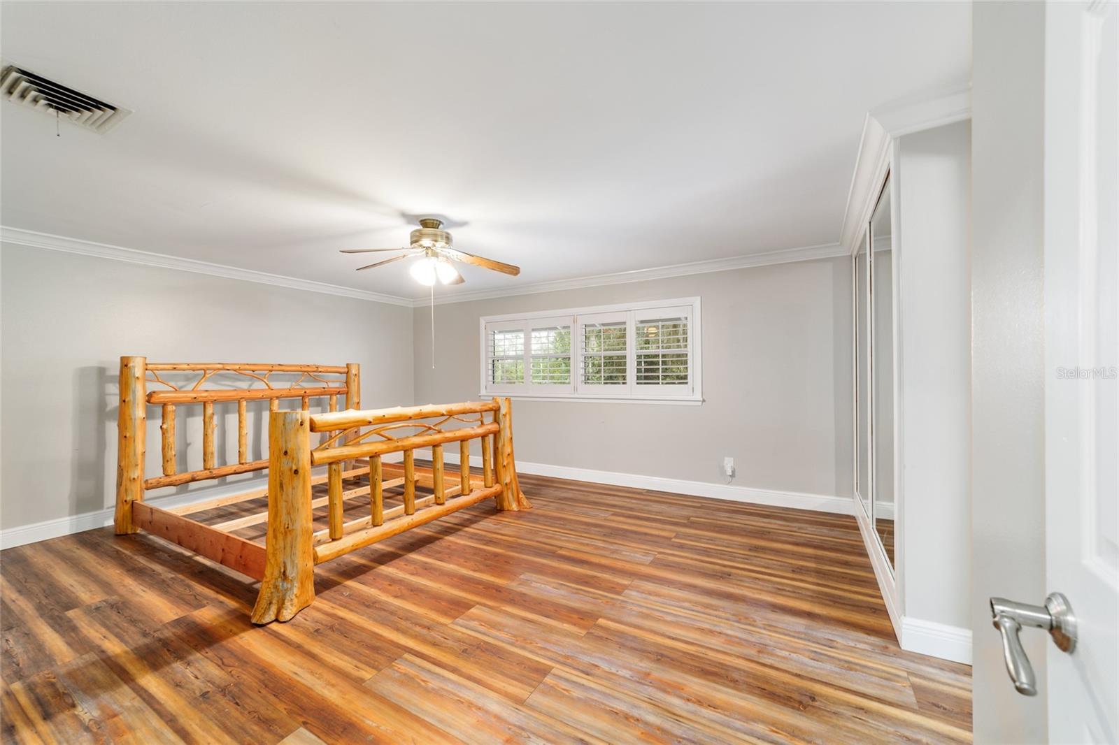 Listing photo id 45 for 1822 12th Street