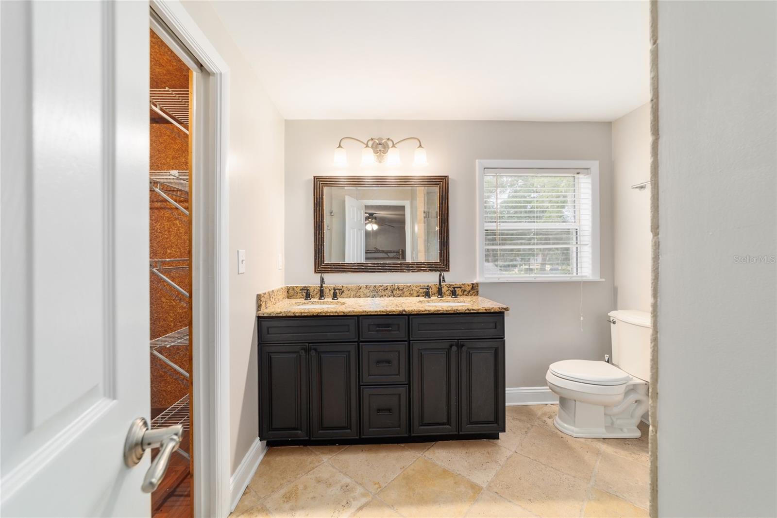 Listing photo id 49 for 1822 12th Street